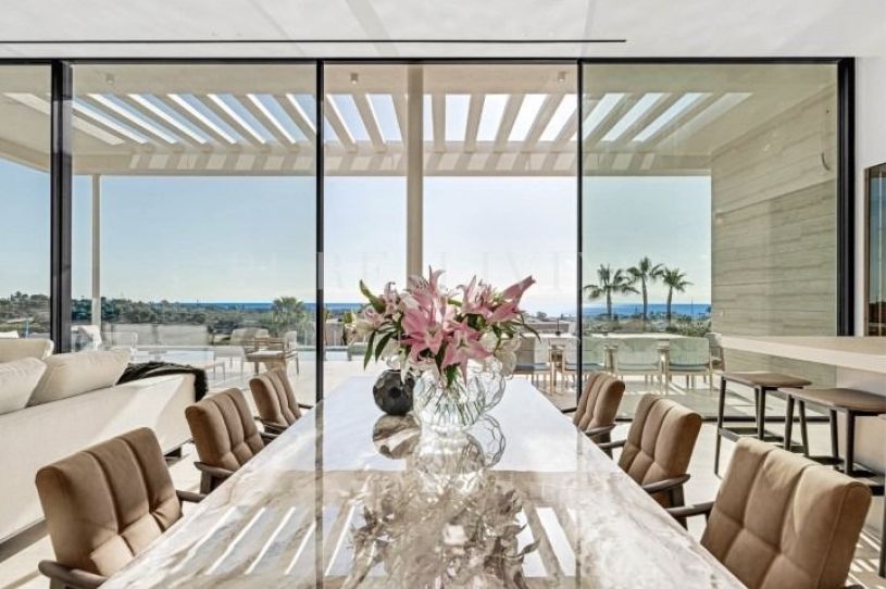 Schitterende 6-slaapkamer villa met het meest indrukwekkende panoramische uitzicht op zee, gelegen in de prestigieuze wijk Los Flamingos, Benahavís
