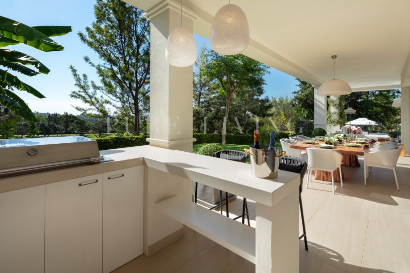 Luxury Villa in the gated community of Peñablanca, Marbella