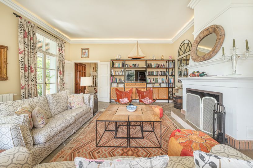 Elegant four bedroom villa located in a prestigious area