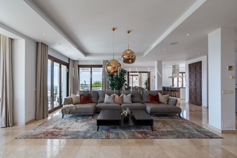 Modern 10 Bedroom Villa In Paraiso Alto, Estepona