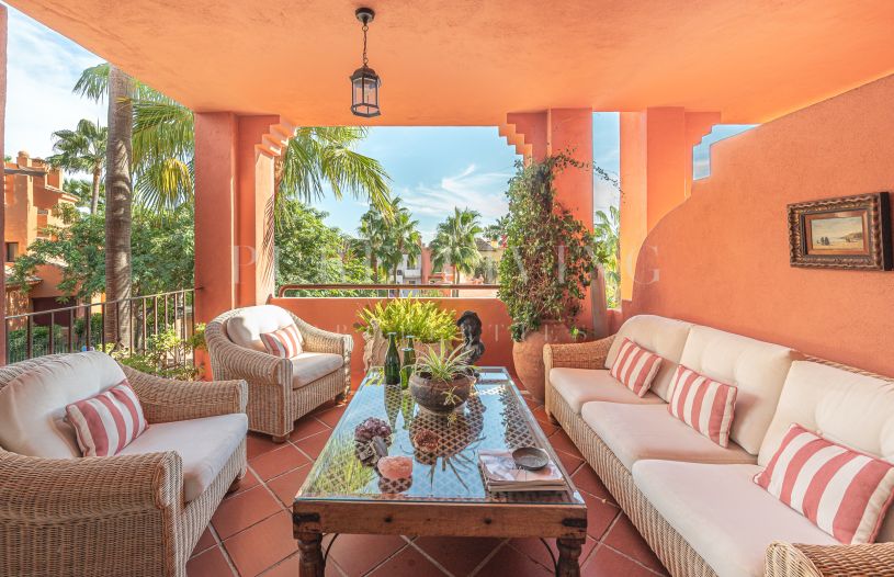 Élégant appartement de trois chambres à coucher situé dans un quartier privilégié à proximité de la plage