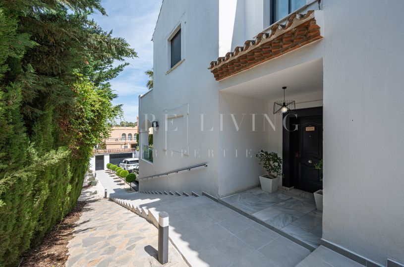 Modern villa featuring incredible mountain views located in a privileged area