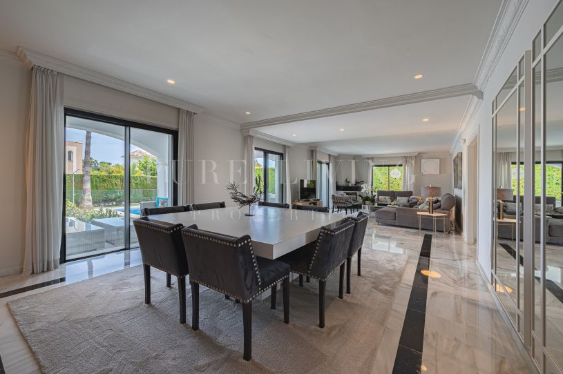 Modern villa featuring incredible mountain views located in a privileged area