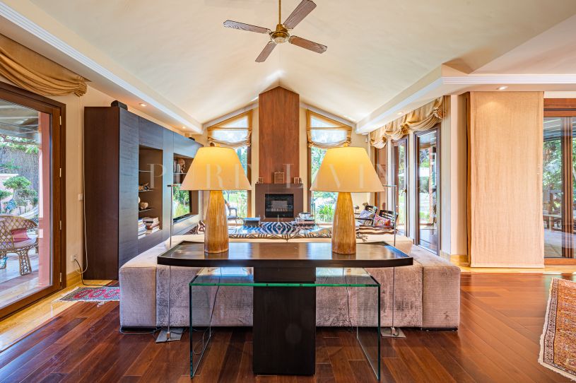 Villa exceptionnelle située dans le prestigieux quartier de Los Verdiales.