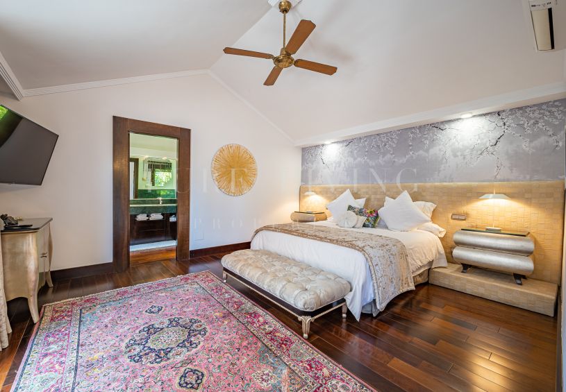 Villa exceptionnelle située dans le prestigieux quartier de Los Verdiales.