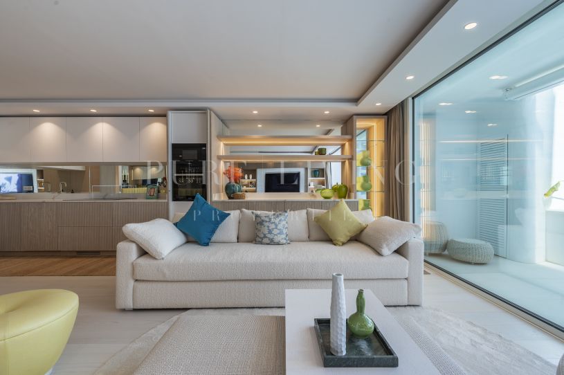 Impressionnant appartement au rez-de-chaussée à Puente Romano.