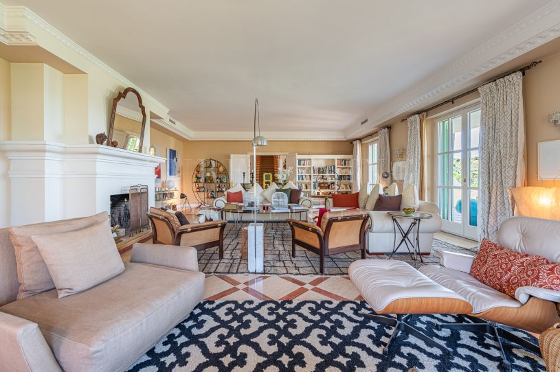 Spectaculaire droomvilla met panoramisch uitzicht in Marbella Club Golf Resort.