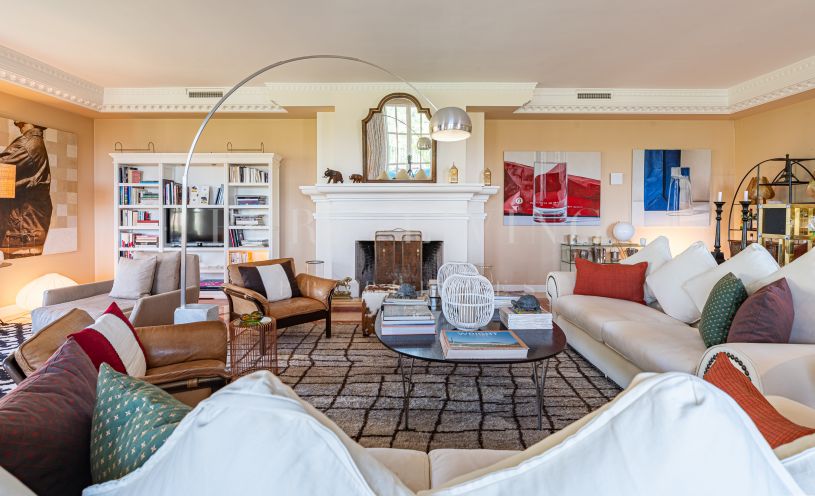 Spectaculaire droomvilla met panoramisch uitzicht in Marbella Club Golf Resort.