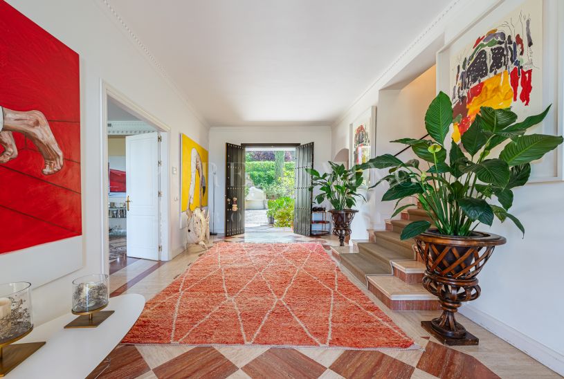 Spectaculaire droomvilla met panoramisch uitzicht in Marbella Club Golf Resort.