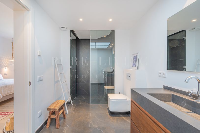 Penthouse de luxe de 4 chambres avec vue sur le golf à Nueva Andalucia, Marbella