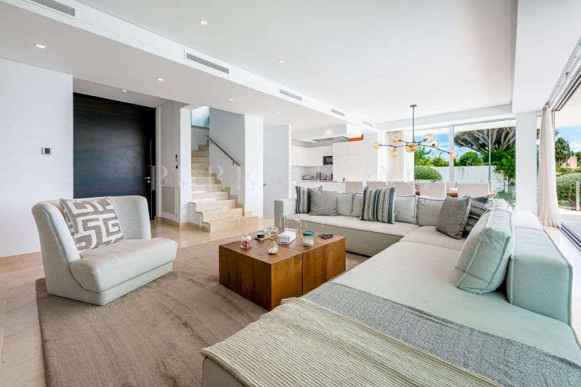 Outstanding villa with spectacular panoramic views