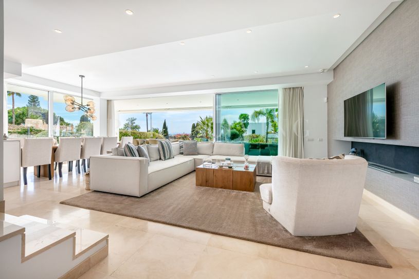 Outstanding villa with spectacular panoramic views