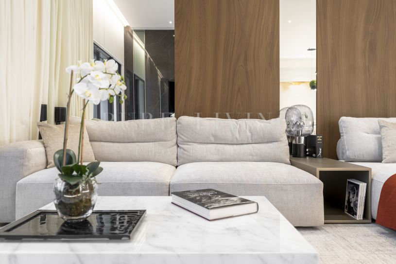 Een onlangs gerenoveerd herenhuis met vier slaapkamers in Coral Beach