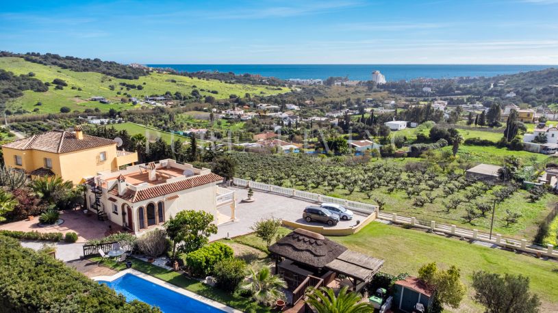 Beautiful four bedroom house with sea views in Estepona