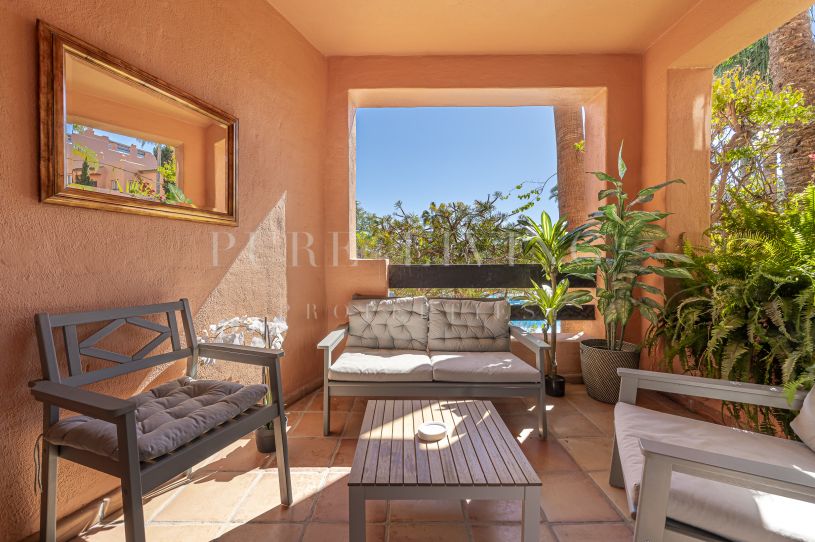 Impresionante apartamento de 3 dormitorios con fantásticas vistas a la piscina en Oasis de Marbella