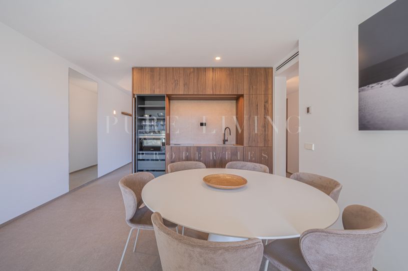 Superbe appartement de 3 chambres avec vue sur le jardin et la piscine à Marina Puente Romano