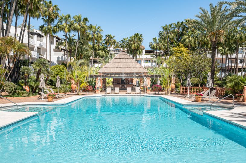 Superbe appartement de 3 chambres avec vue sur le jardin et la piscine à Marina Puente Romano
