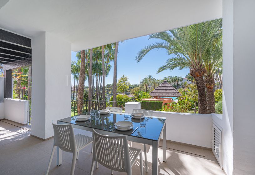 Superbe appartement de 3 chambres avec vue sur le jardin et la piscine à Marina Puente Romano