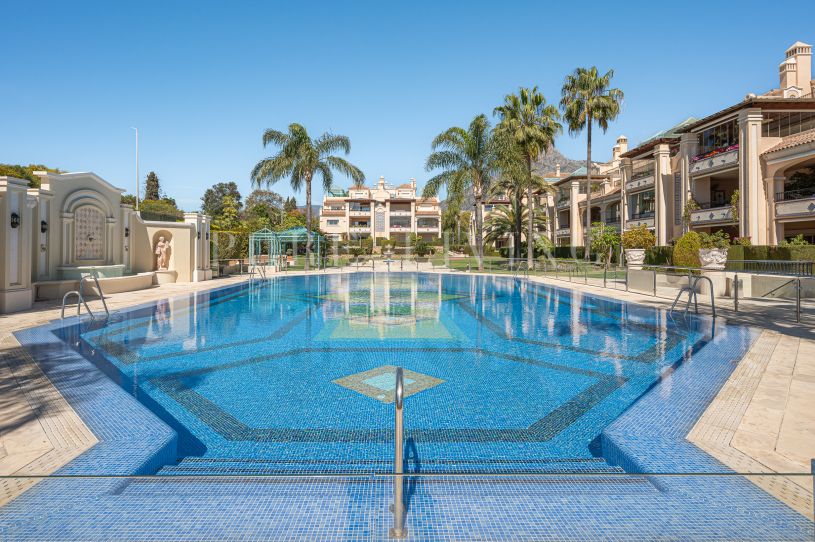 Een prachtig appartement met vier slaapkamers gelegen in Lomas de Sierra Blanca