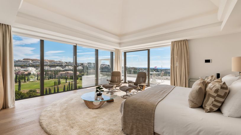 Stunning eight bedroom villa with amazing sea views in Los Flamingos