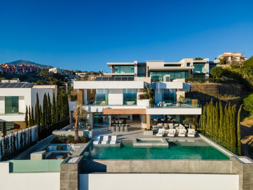 Villa contemporaine flambant neuve située dans la communauté exclusive de The Hills, Benahavís.