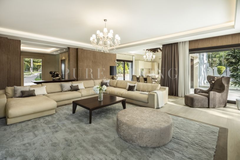 Luxurious frontline golf family home in Los Naranjos Golf, Nueva Andalucia