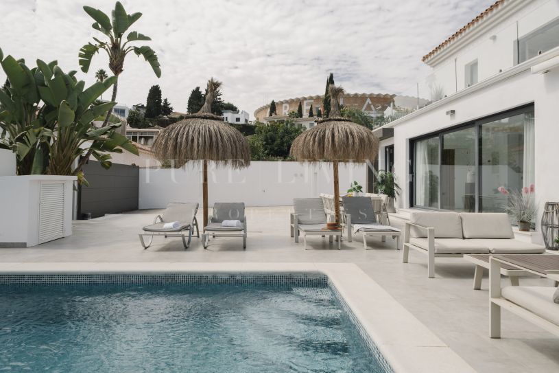Moderna villa de lujo con piscina privada, ubicada perfectamente en Nueva Andalucía.
