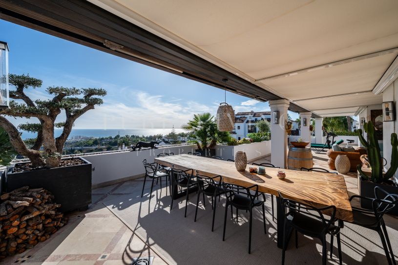 Spacieux penthouse en duplex de quatre chambres à coucher dans le Monte Paraiso Country Club