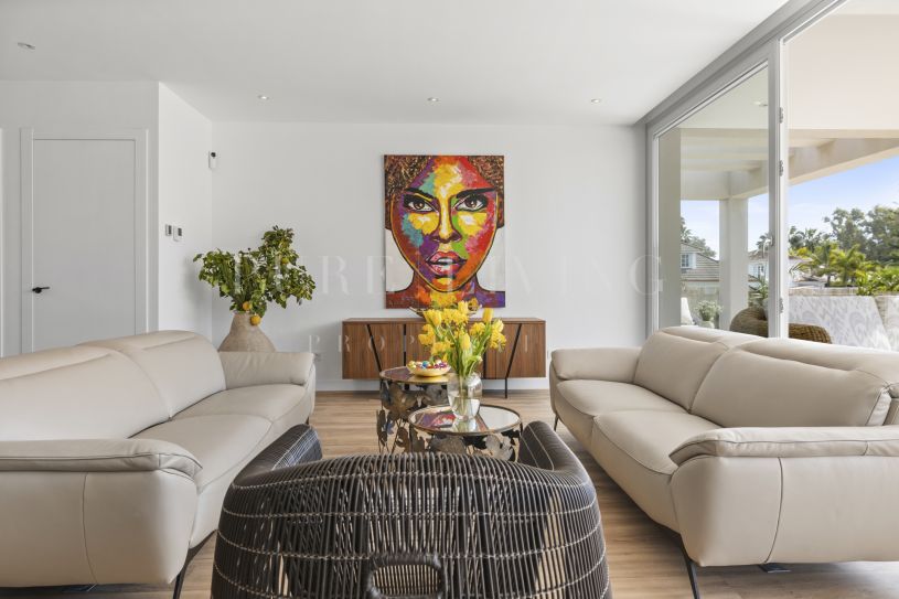 Exquisite 5-bedroom villa offering sea views, located in San Pedro Playa.