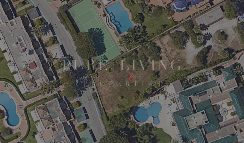 Exceptional plot situated in the prestigious area of, Nueva Andalucia