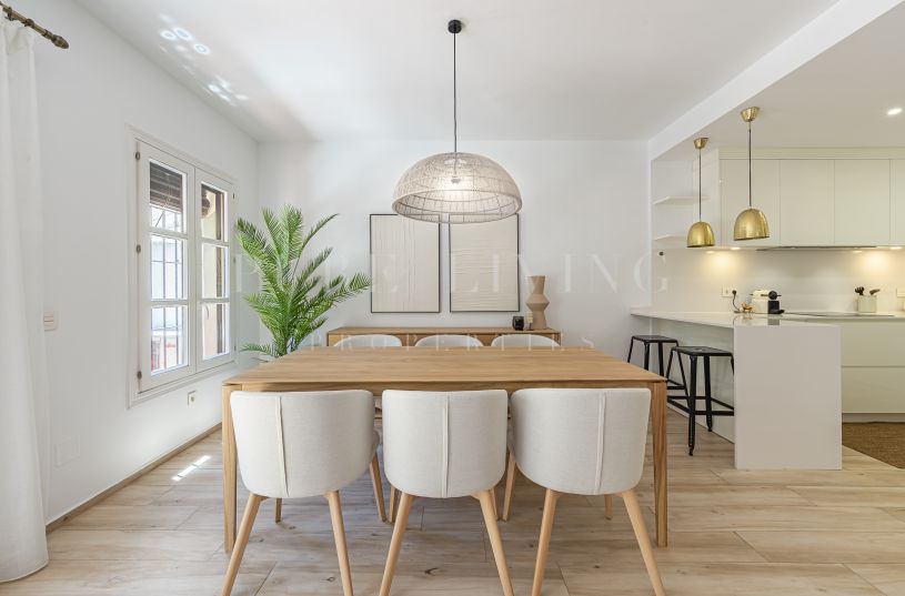 Stunning three bedroom town house walking distance to Puente Romano Hotel