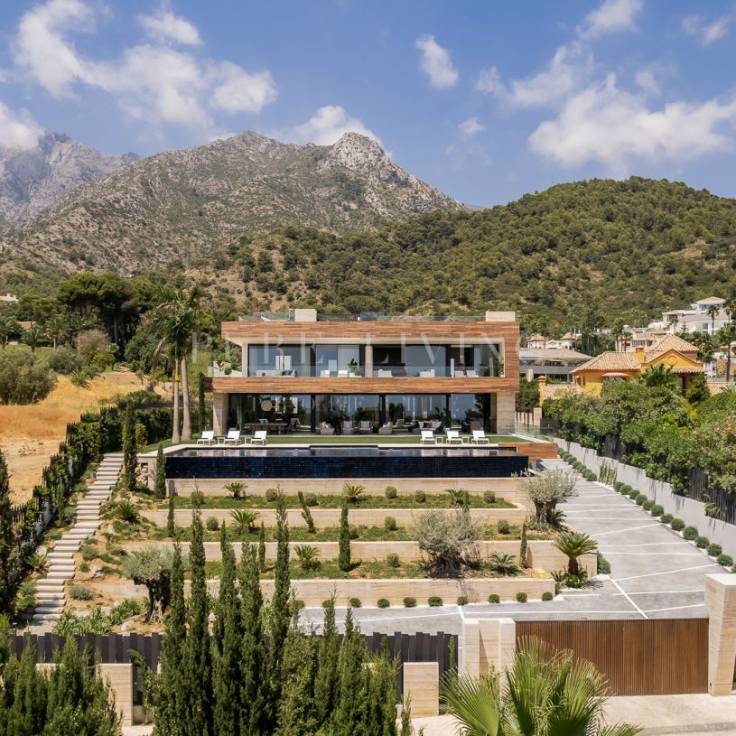 Impressive brand new villa for sale in Cascada de Camojan