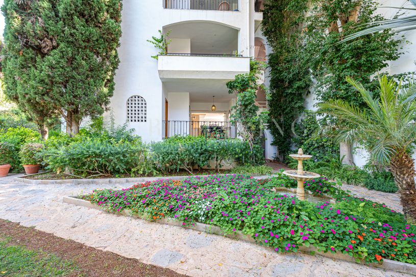 Moderno apartamento de tres dormitorios en el Señorío de Marbella.