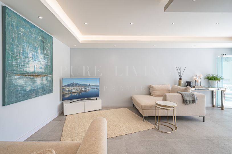 Moderno apartamento de tres dormitorios en el Señorío de Marbella.