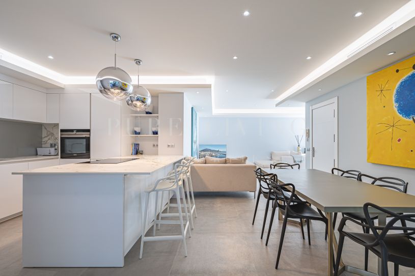 Moderno apartamento de tres dormitorios en el Señorío de Marbella.