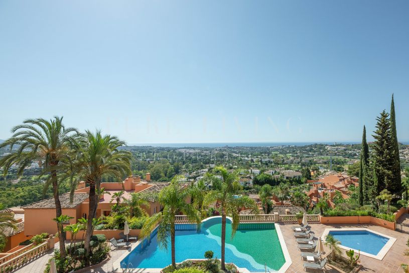 Spectacular three bedroom duplex penthouse for sale with amazing panoramic views in Les Belvederes