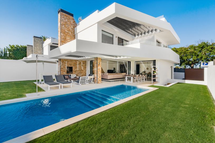Newly built contemporary house for sale in San Pedro de Alcantara, Marbella