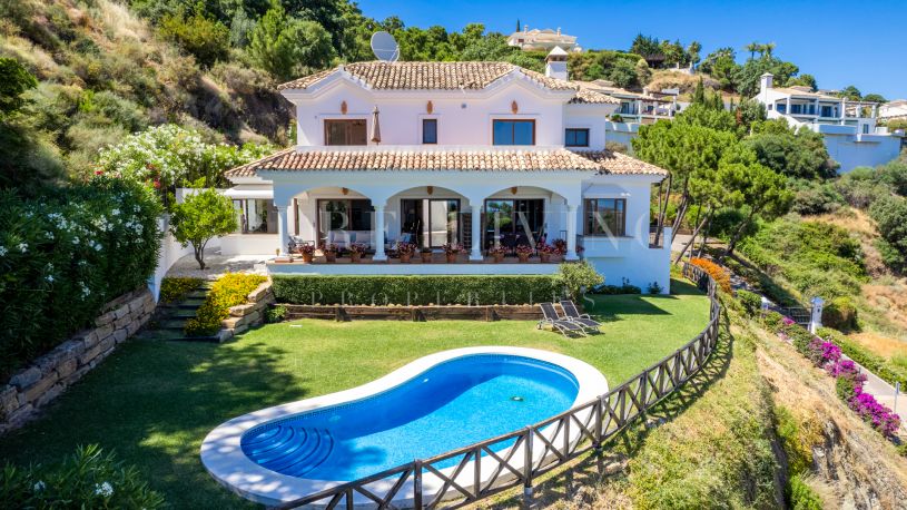 Spectacular Four bedroom house for sale with breathtaking sea and mountain views in Monte Mayor, Benahavis
