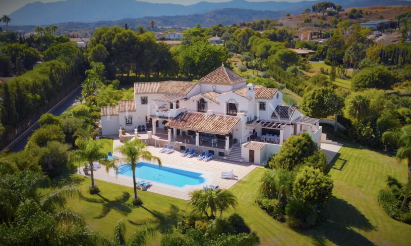 Andalucian seven bedroom villa for sale in Los Flamingos, Benahavis