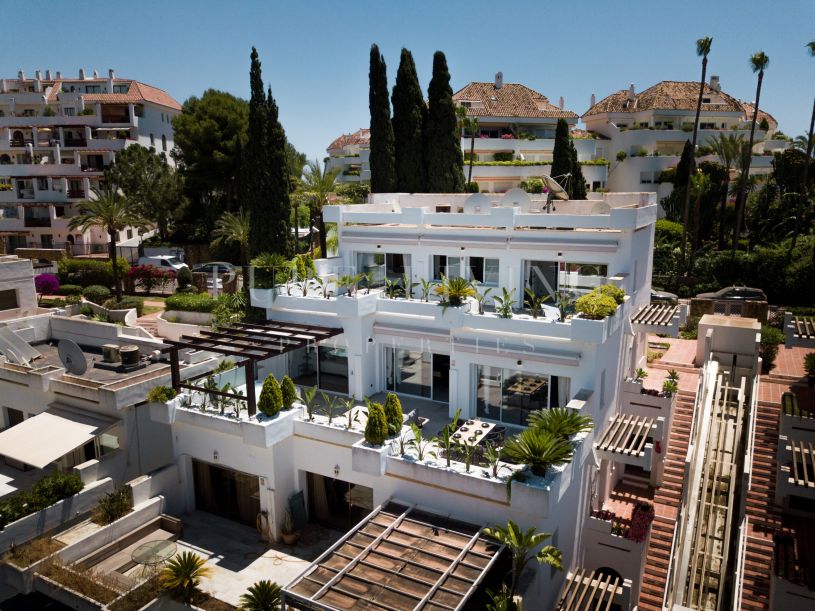 Amazing Three Bedroom Duplex Penthouse for sale in Kings Hills, Marbella Golden Mile