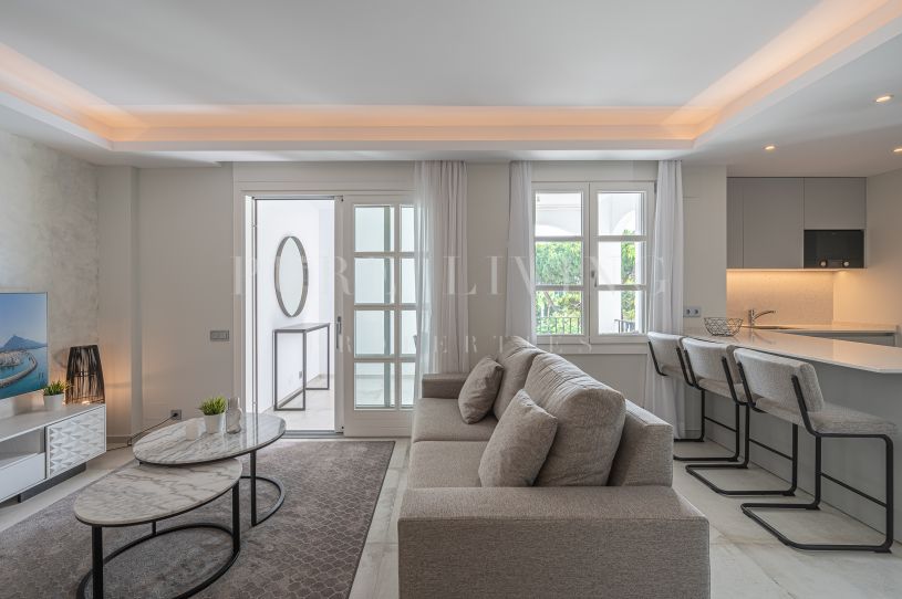 Elegante apartamento de dos dormitorios en el Señorío de Marbella.