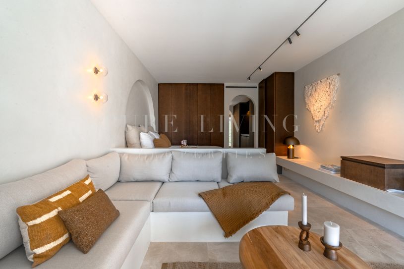 Suite familiar de un dormitorio recién reformada dentro del Puente Romano Beach & Spa Resort 5*.