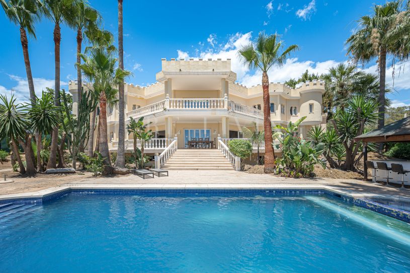 Exclusieve villa met prachtig uitzicht op zee gelegen midden in de Golden Mile van Marbella