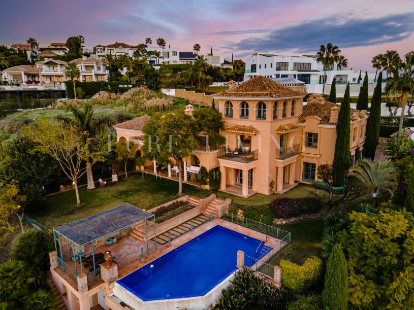 Villa de luxe de huit chambres avec vues panoramiques à Los Flamingos, Benahavis