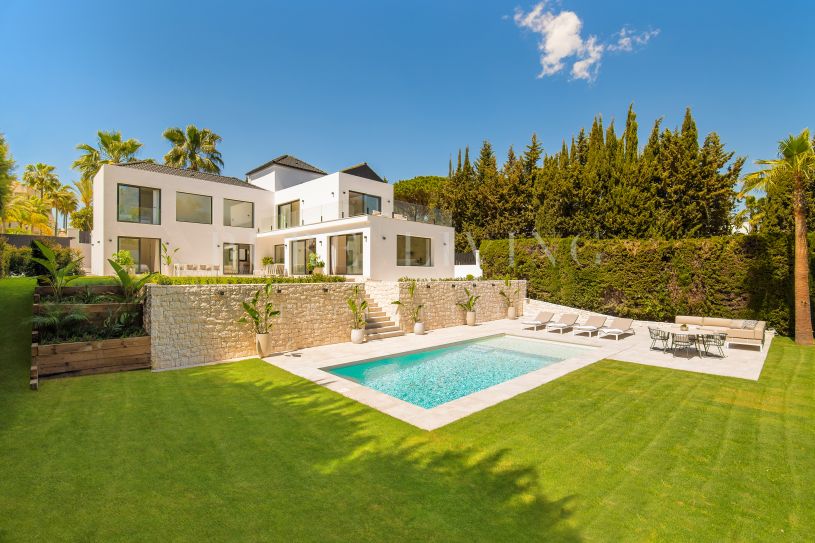 Une superbe maison familiale de quatre chambres, au cœur de la vallée du golf de Nueva Andalucía