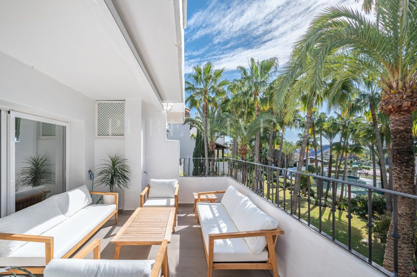 Duplex Penthouse voor korte termijn huur in Marina Puente Romano, Marbella Golden Mile