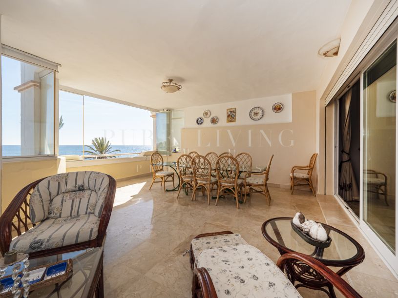 Spacious Front line beach Two bedroom Apartment with Stunning Sea views in La Herradura, Puerto Banus.