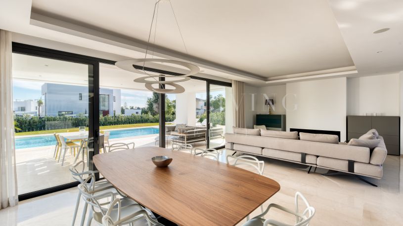 Belle villa dans un emplacement de choix dans le nouveau Golden Mile, Estepona
