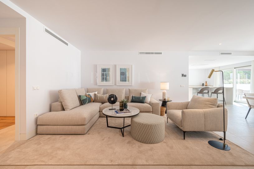 Apartamento de lujo de tres dormitorios en alquiler en Lomas del Rey