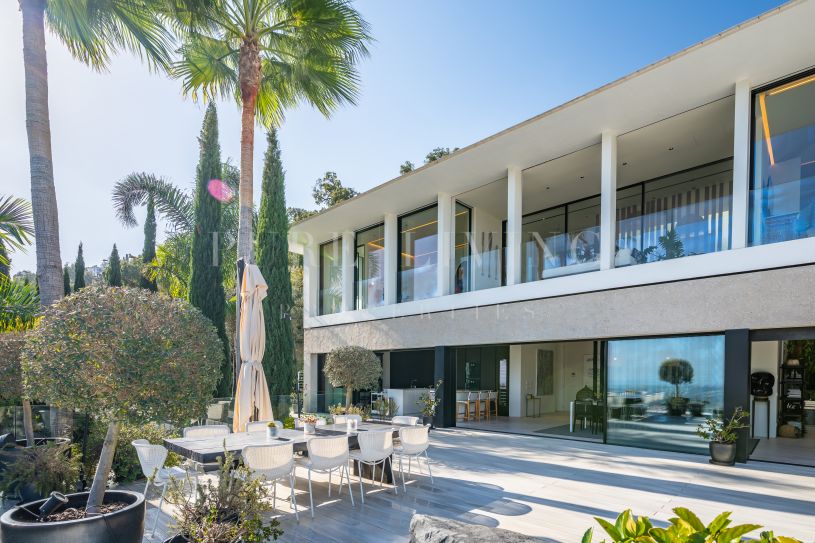 Villa Aman – Exceptional Contemporary Villa Surrounded by Nature in La Mairena